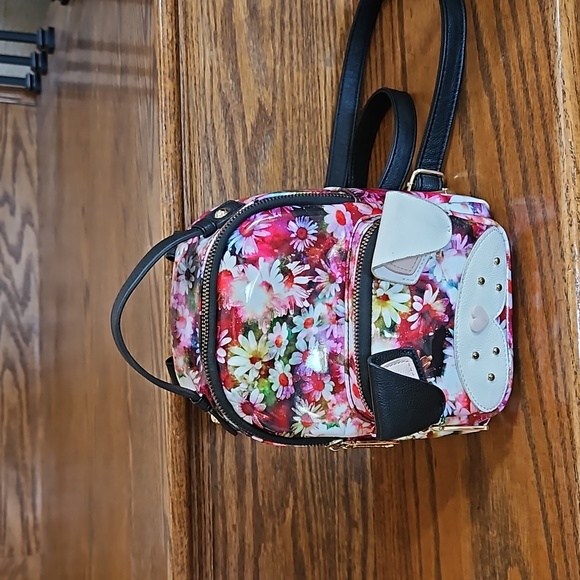 Betsey Johnson Dog and Daisies Backpack - Picture 10 of 10